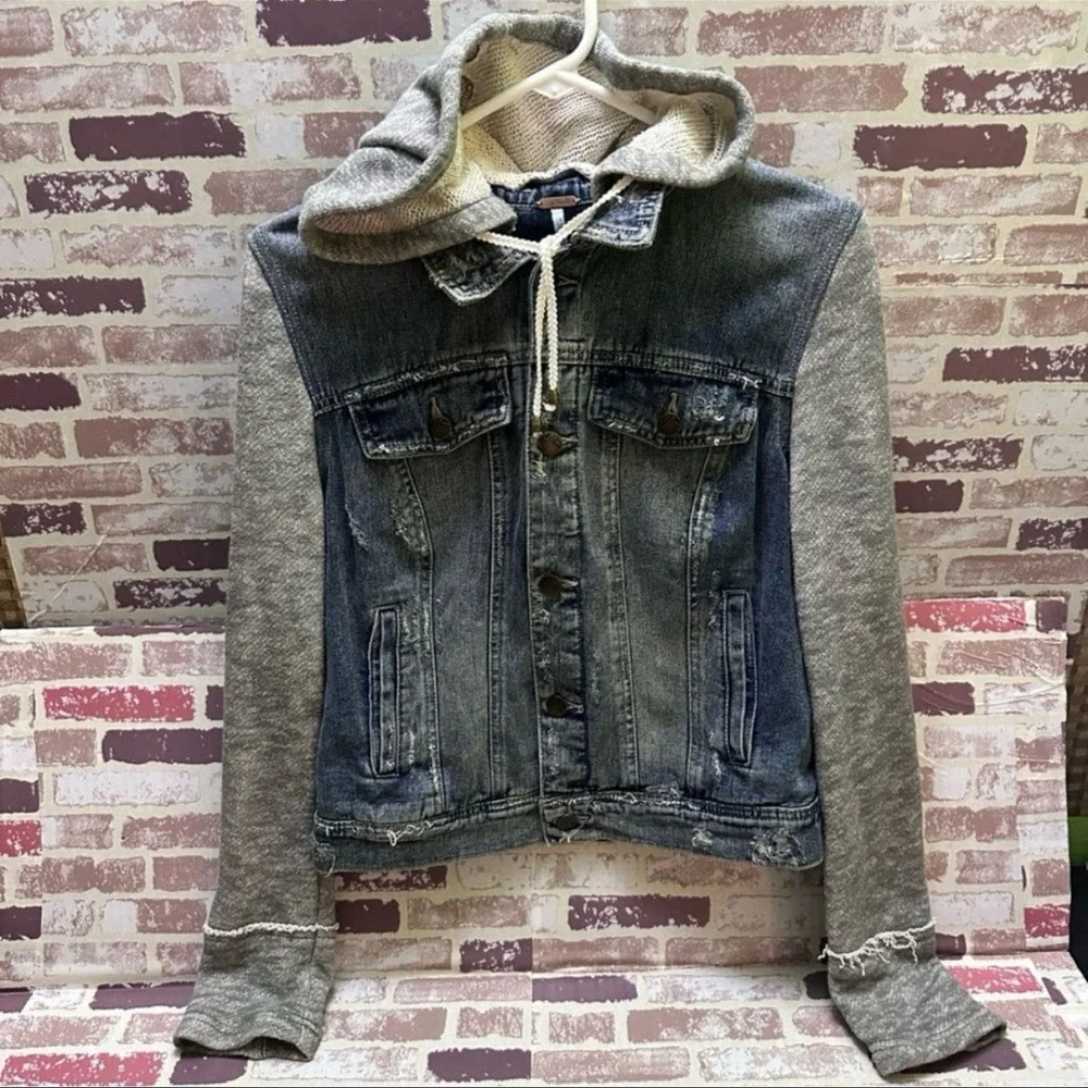 Free People Distressed Blue Denim Jacket M - Picture 3 of 13